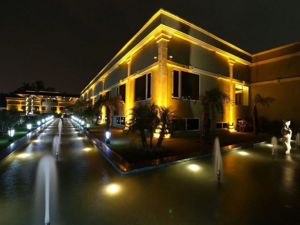 โรงแรมอาทริโอ คูร์เคาน์ ภายนอก รูปภาพ